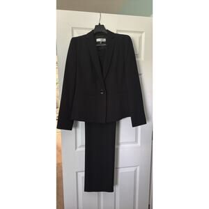 Kasper Women's Black Tab Waist Straight-Fit Modern Dress Pants Size 6